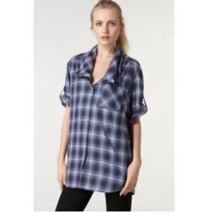 Vince Navy and Gray Plaid Button-Down. Size Small. Pockets!